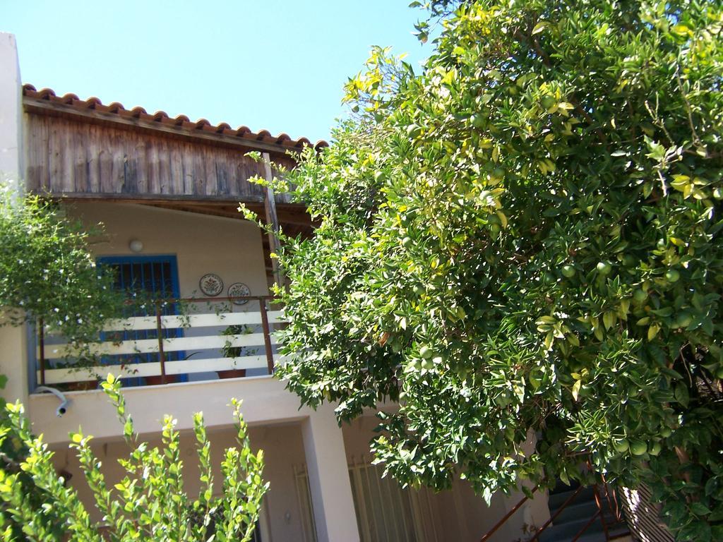 דירות Maria'S Haus In Artemida מראה חיצוני תמונה